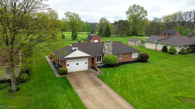 2251 Pine Ridge Drive, Wickliffe, OH 44092