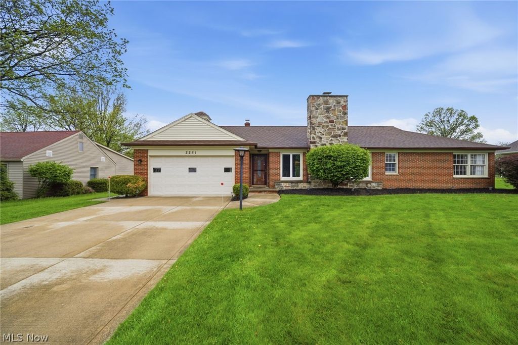 2251 Pine Ridge Drive, Wickliffe, OH 44092