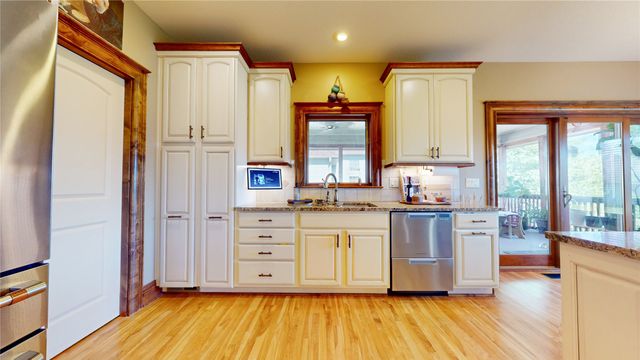 510 Stonegate Court SW, Altoona, IA 50009