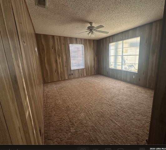 608 E WESTMEYER ST, Poth, TX 78147
