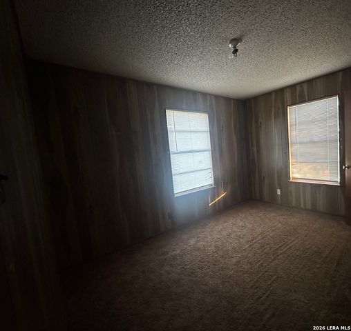 608 E WESTMEYER ST, Poth, TX 78147