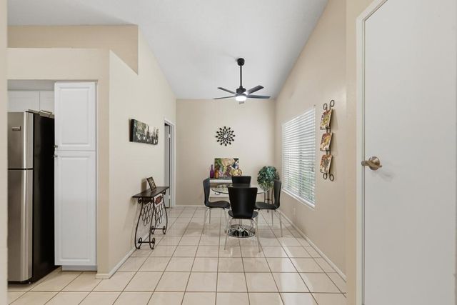 157 Falls Court, Palm Desert, CA 92211