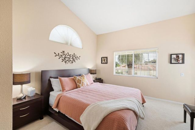 157 Falls Court, Palm Desert, CA 92211