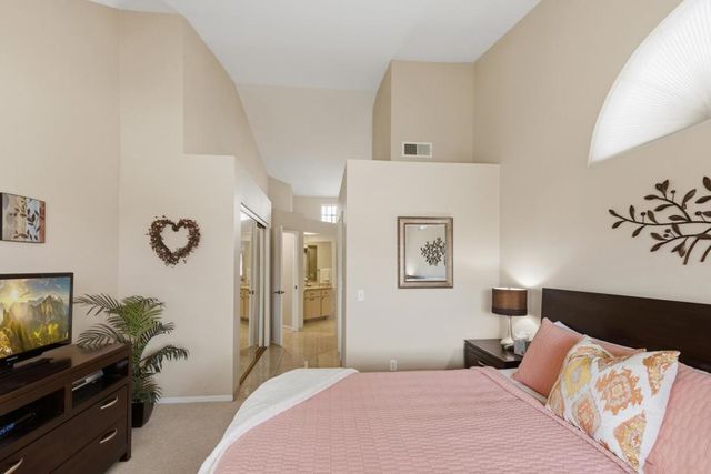 157 Falls Court, Palm Desert, CA 92211