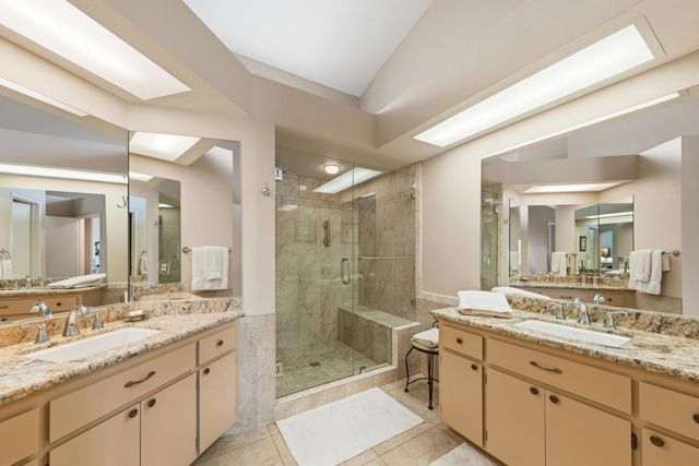 157 Falls Court, Palm Desert, CA 92211