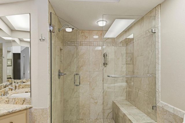 157 Falls Court, Palm Desert, CA 92211