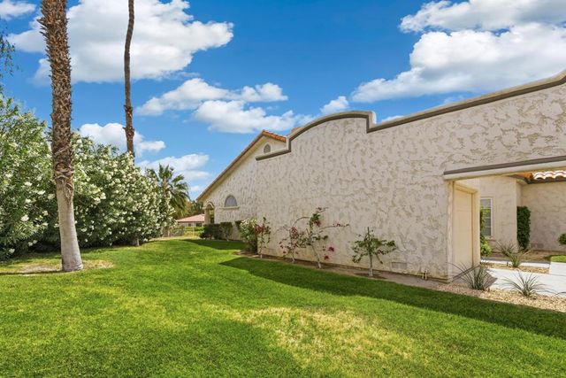 157 Falls Court, Palm Desert, CA 92211