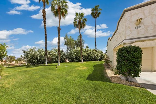 157 Falls Court, Palm Desert, CA 92211