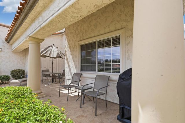 157 Falls Court, Palm Desert, CA 92211
