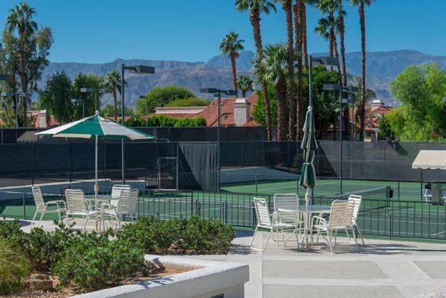 157 Falls Court, Palm Desert, CA 92211