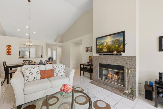 157 Falls Court, Palm Desert, CA 92211