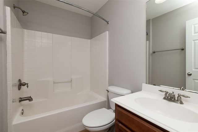 115 Bear Claw Court, Newark, TX 76071