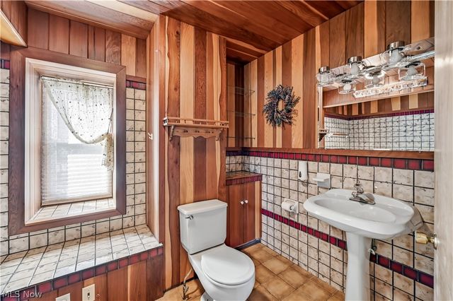 6122 Camp Boulevard, Hanoverton, OH 44423