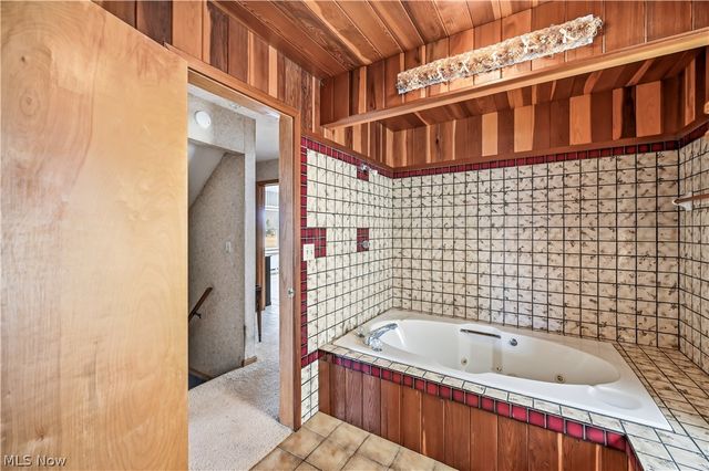 6122 Camp Boulevard, Hanoverton, OH 44423