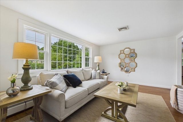 38 Davenport Rd, Plymouth, MA 02360