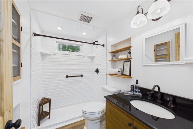 38 Davenport Rd, Plymouth, MA 02360