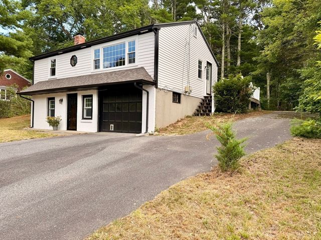 38 Davenport Rd, Plymouth, MA 02360