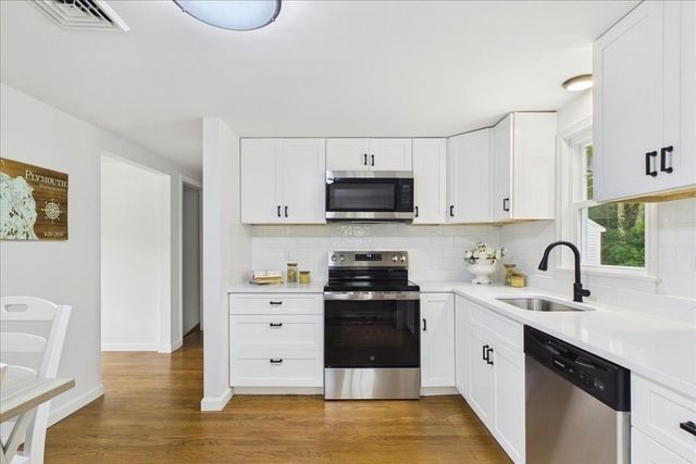 38 Davenport Rd, Plymouth, MA 02360