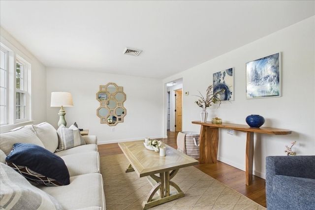 38 Davenport Rd, Plymouth, MA 02360