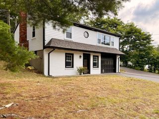 38 Davenport Rd, Plymouth, MA 02360