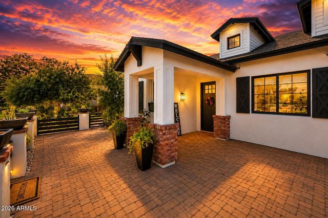 3655 E PICCADILLY Road, Phoenix, AZ 85018
