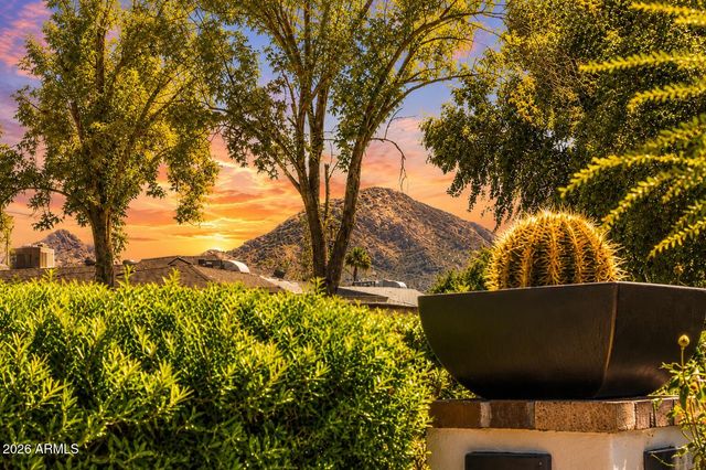 3655 E PICCADILLY Road, Phoenix, AZ 85018