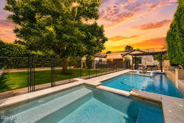 3655 E PICCADILLY Road, Phoenix, AZ 85018