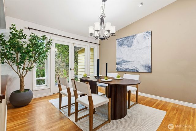 2431 Evergreen Point Rd, Medina, WA 98039