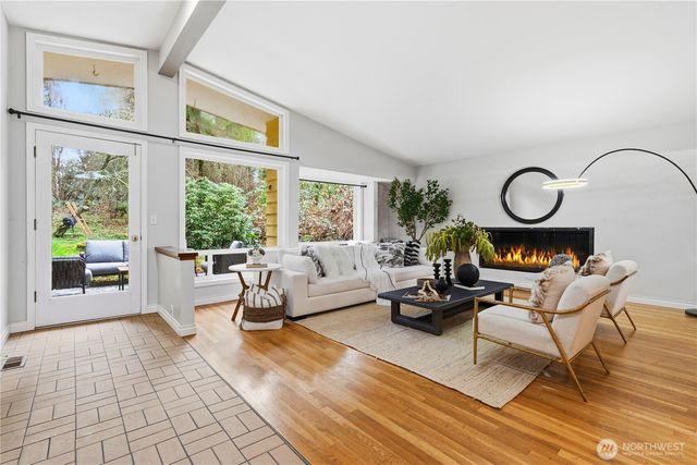 2431 Evergreen Point Rd, Medina, WA 98039