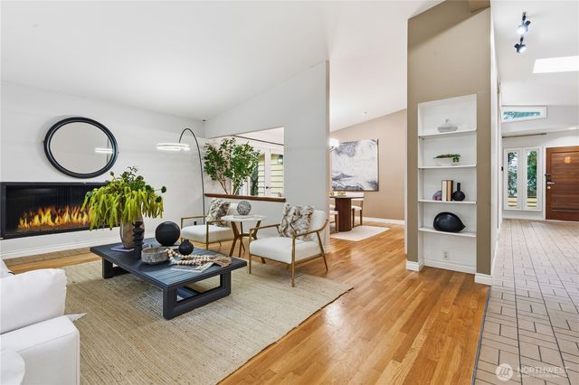 2431 Evergreen Point Rd, Medina, WA 98039