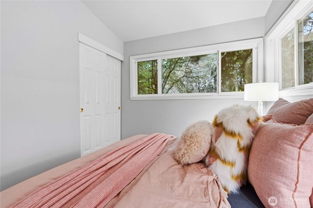 2431 Evergreen Point Rd, Medina, WA 98039