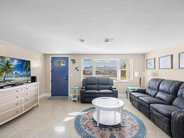 12637 4TH ISLE, Hudson, FL 34667