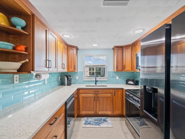 12637 4TH ISLE, Hudson, FL 34667