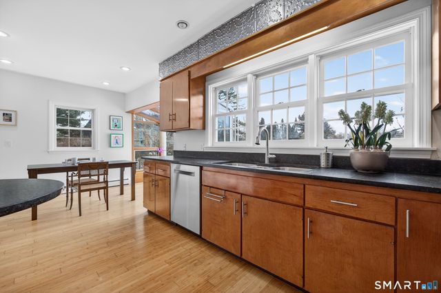 45 Quanaduck Road, Stonington, CT 06378