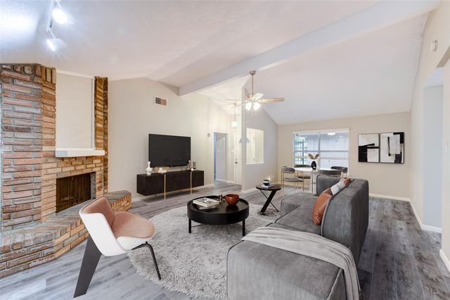 17043 Coachmaker Drive, Friendswood, TX 77546