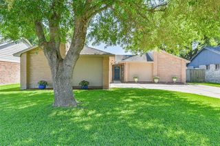 17043 Coachmaker Drive, Friendswood, TX 77546