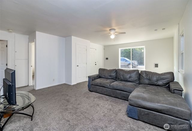 6505 Stewart Avenue E, Puyallup, WA 98371