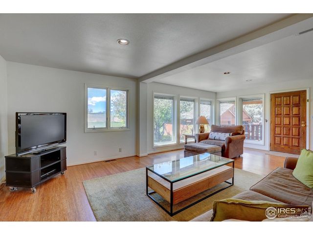 5196 Oxford Rd, Longmont, CO 80503