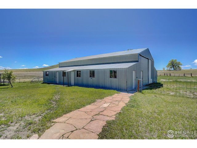 5196 Oxford Rd, Longmont, CO 80503