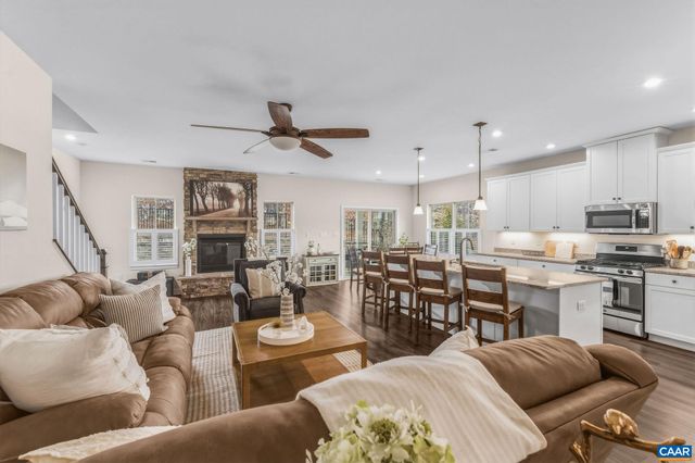 360 WINDING RD, Keswick, VA 22947