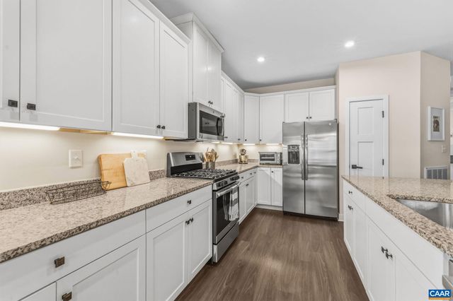 360 WINDING RD, Keswick, VA 22947