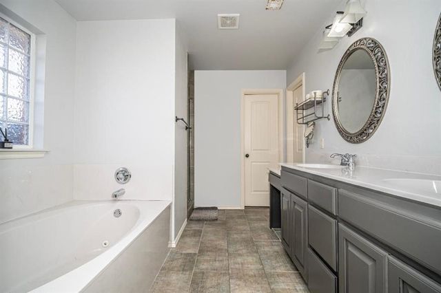 7121 Cherokee Court, Warr Acres, OK 73132