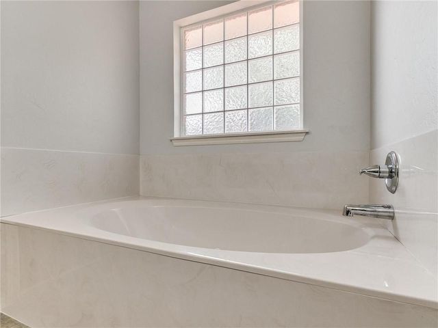 7121 Cherokee Court, Warr Acres, OK 73132