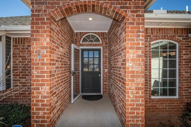 7121 Cherokee Court, Warr Acres, OK 73132