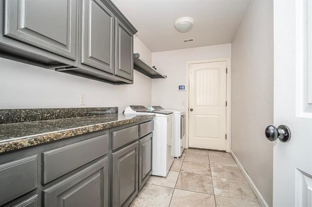7121 Cherokee Court, Warr Acres, OK 73132