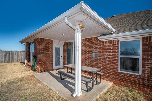 7121 Cherokee Court, Warr Acres, OK 73132