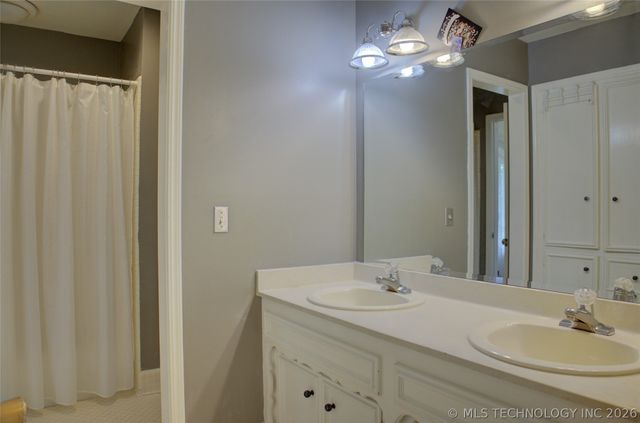 4739 S Lakewood Avenue, Tulsa, OK 74135