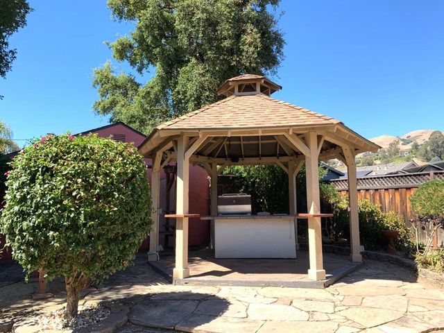 4001 Golf Drive, San Jose, CA 95127