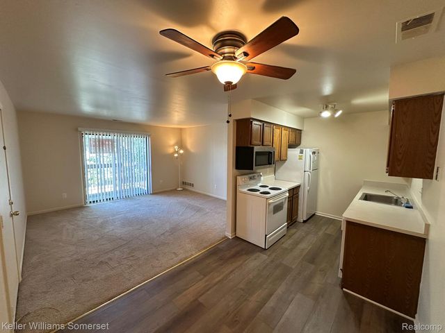 34653 Clarkson Drive E 70, Fraser, MI 48026