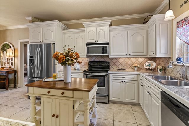 30 Ridgeside, Hattiesburg, MS 39402